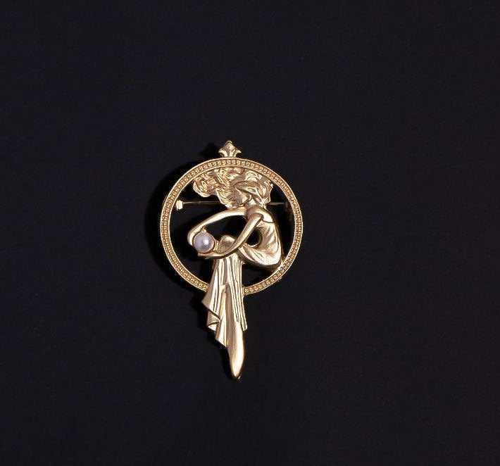 Vintage Goddess Baroque Style Brooch